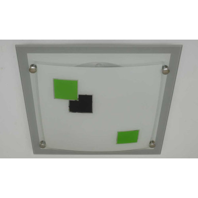 Plafón cuadrado con el cristal decorado con cuadrados en color gris y verde